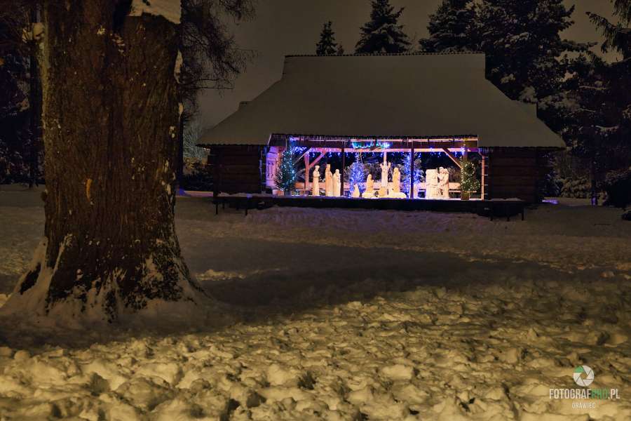 Poronin - szopka bożonarodzeniowa na terenie GOK