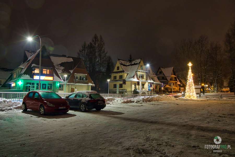 Poronin - parking przed Urzędem Gminy, apteka