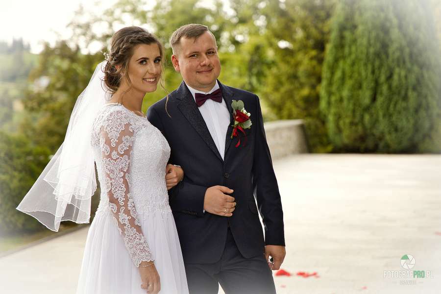 Młodzi po ceremonii