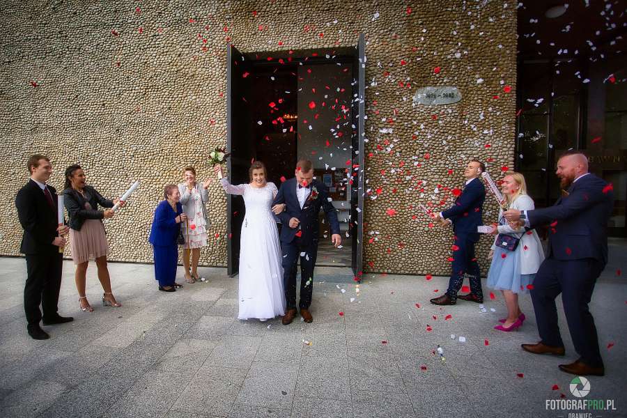 Wyjście z kościoła